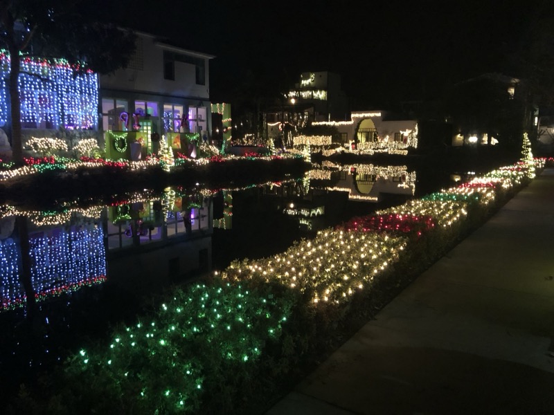 Venice Canals ate Christmas